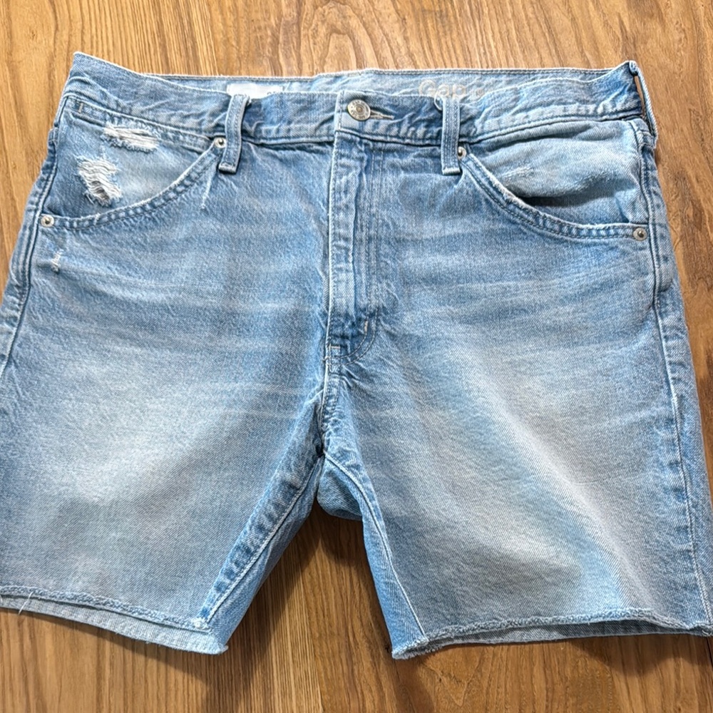Gap Women’s Denim Cut-Offs. Size 29